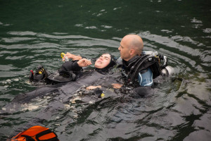 Rescue Diver Course - Unconscious Diver Santa
